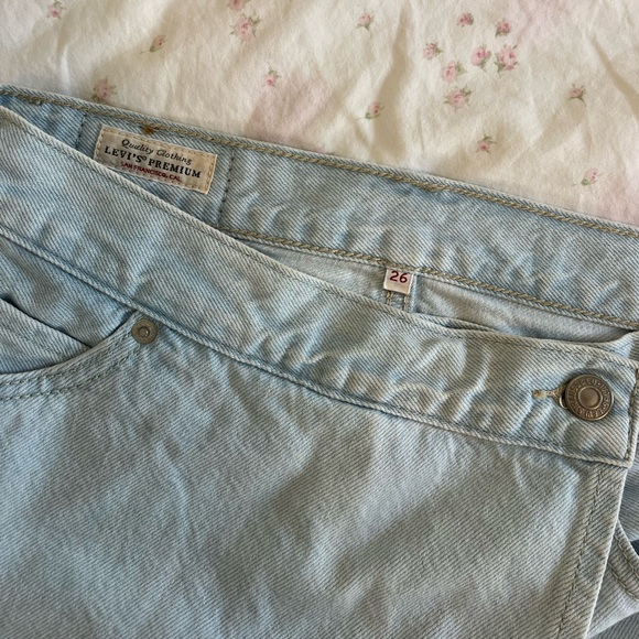 Levi’s Light Wash Jean Skort Size 26 - Picture 5 of 7